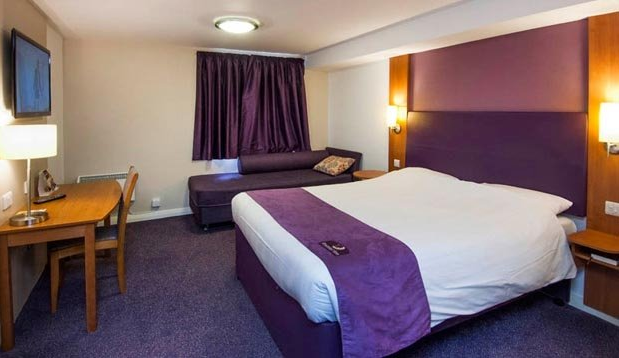 Premier Inn Stay And Park Glasgow Airport www.glasgowparking.com